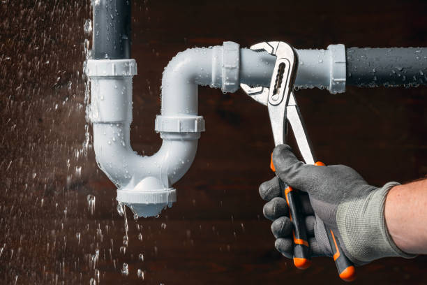 Professional Leak Detection technician working in Live Oak, TX